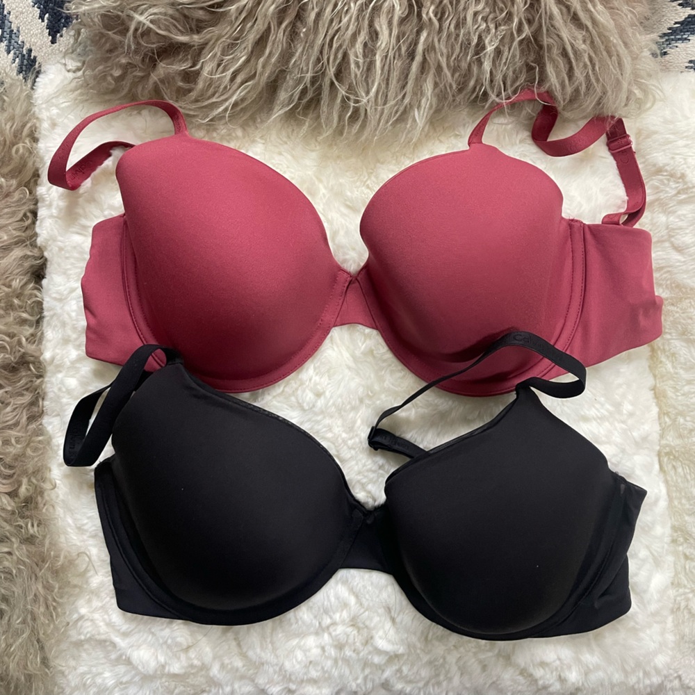 Calvin Klein Bras Women’s Size 36D Set of 2 Pink Black V Neck T Shirt Bra Casual